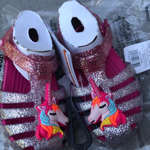 New Crocs Unicorn Charm Glitter Sandals Girls Kids - Picture 3 of 16